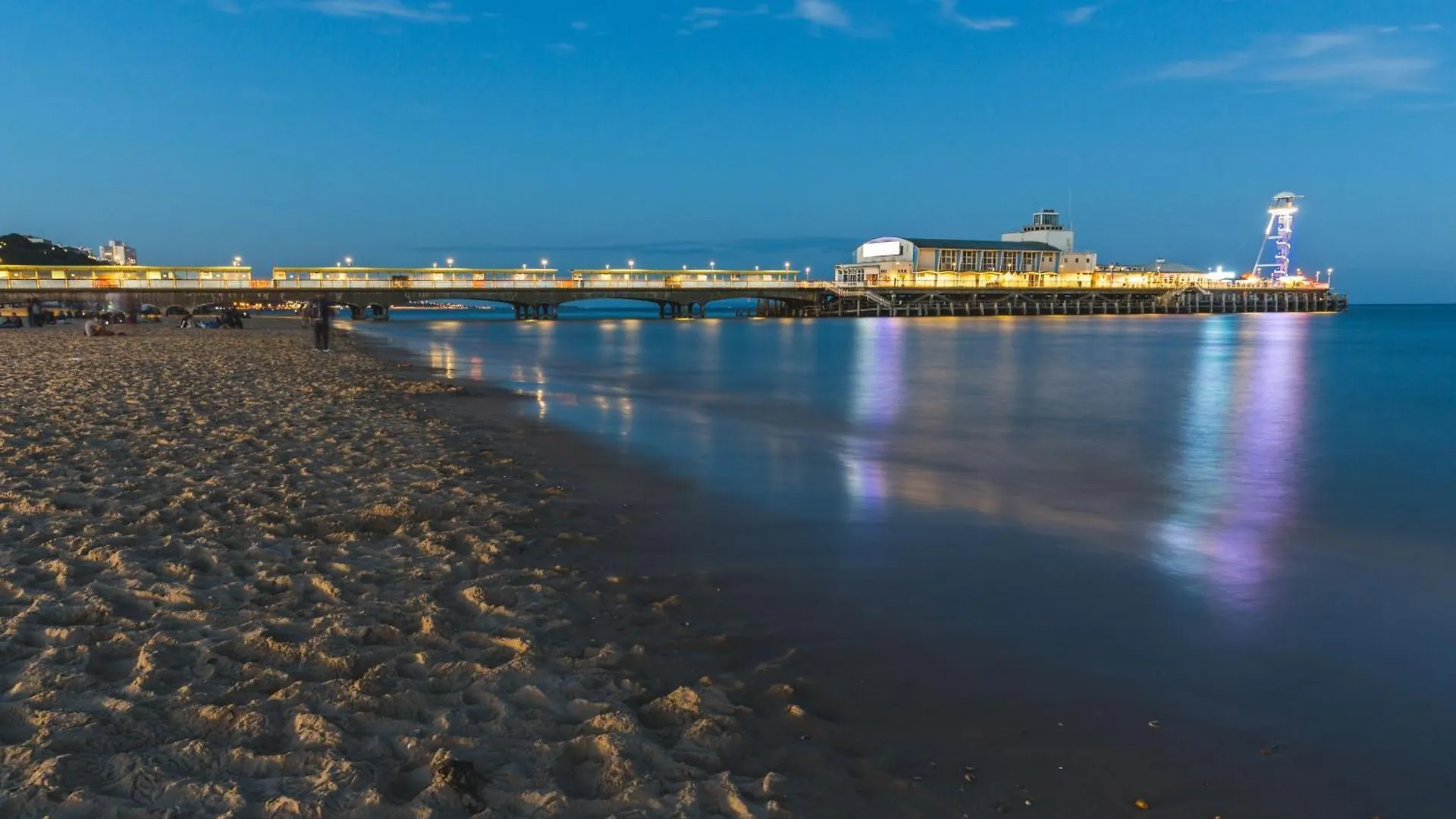 Four Bedroom Beachside Villa With Two Balconies And Garden Bournemouth