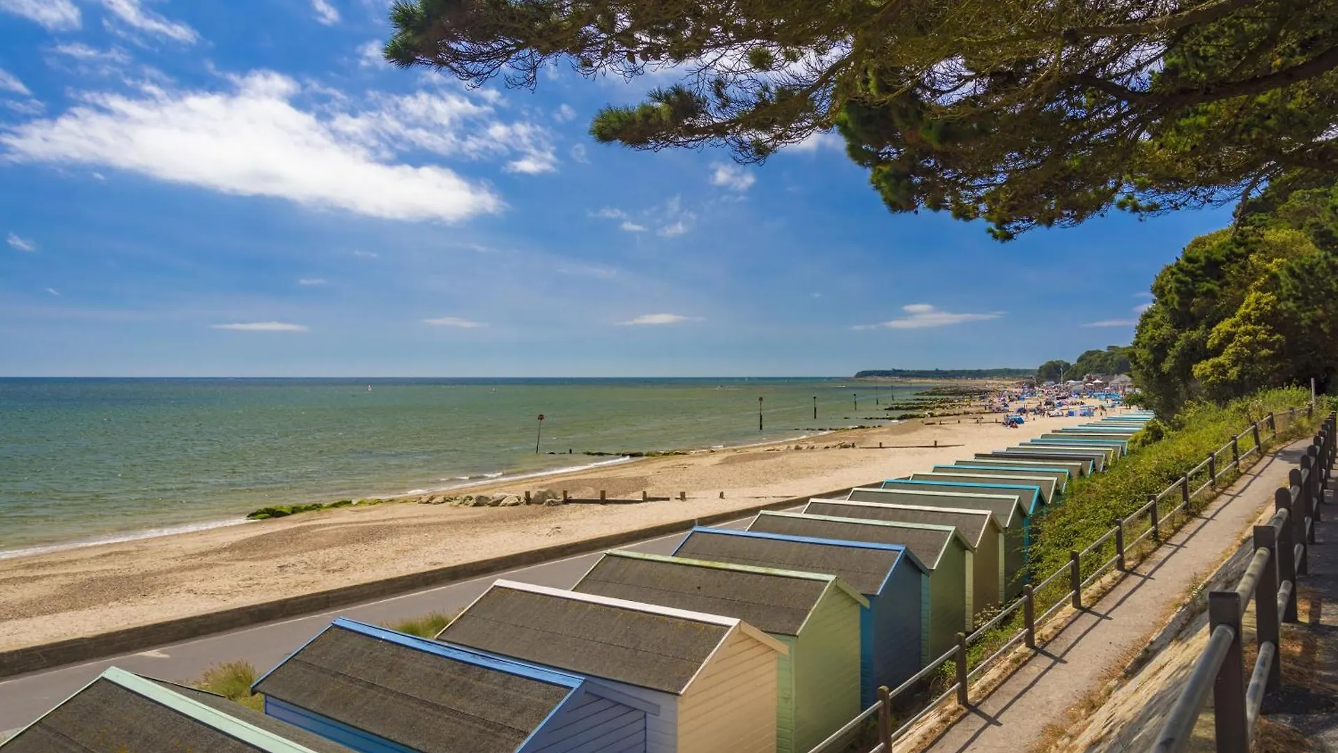 Holiday home Four Bedroom Beachside Villa With Two Balconies And Garden Bournemouth